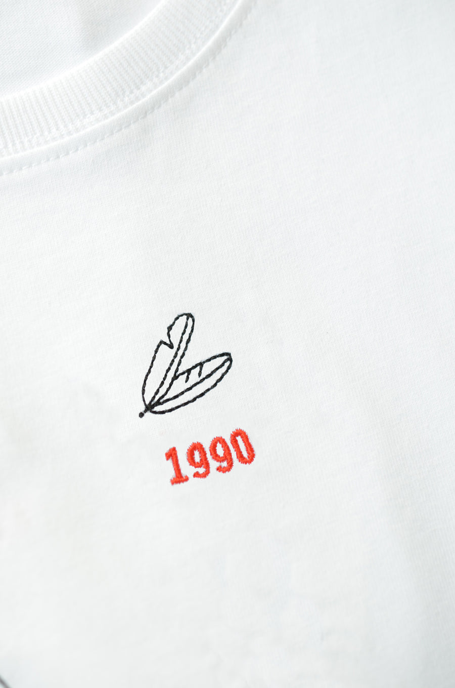 T-shirts brodés films des Années 1990 - Fere, illustration et décoration en noir et blanc 